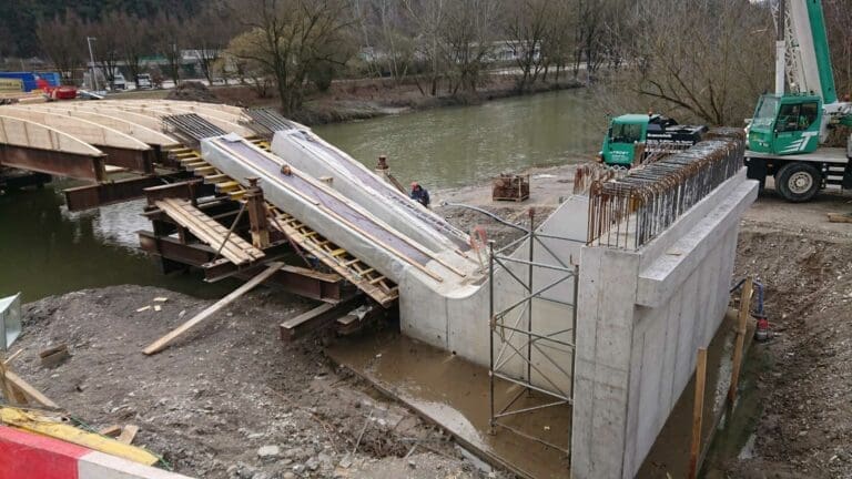 Projekte Neubau Brücke über den Melkfluss